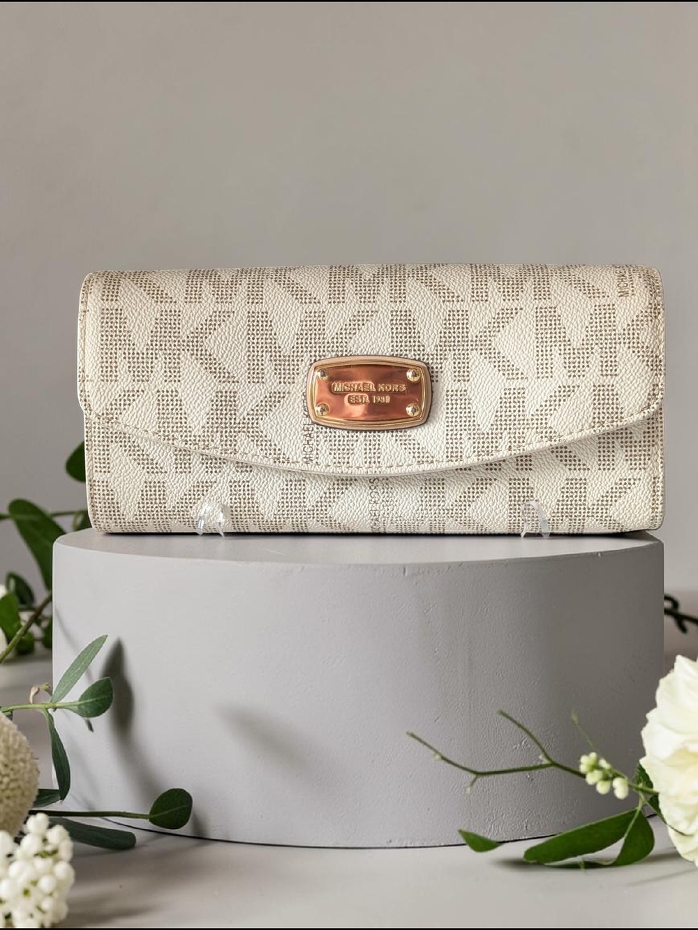 Michael Kors Cream Signature Clutch Wallet
